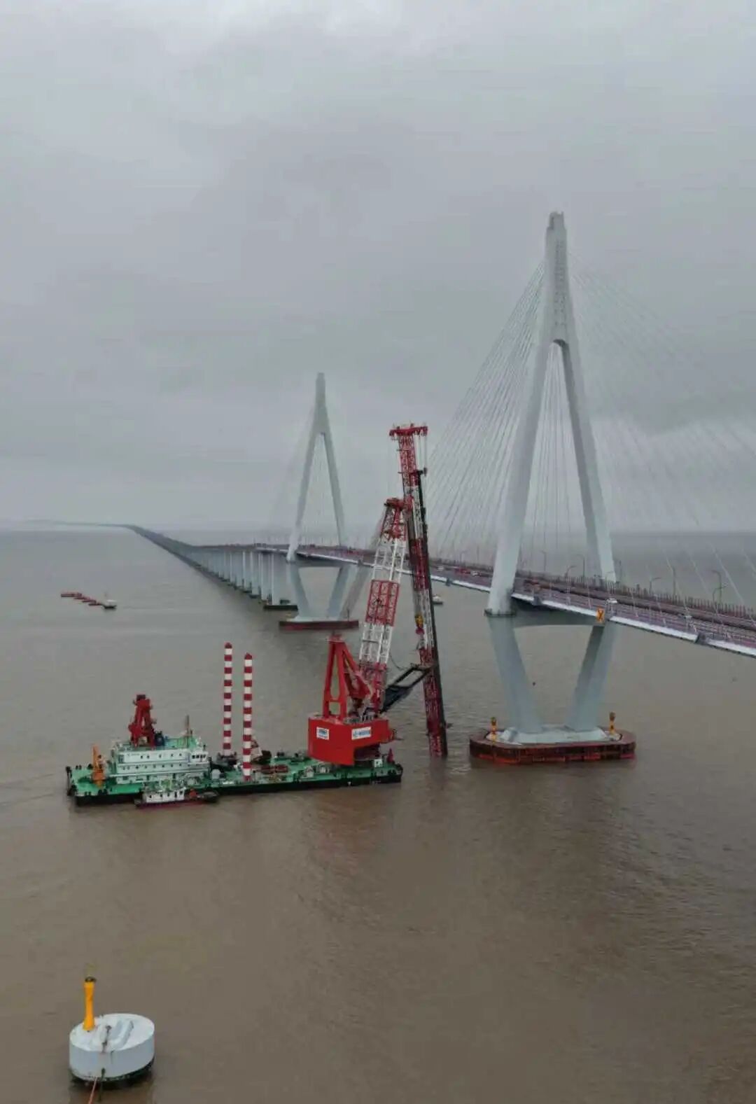 严监细管守质量——江苏华宁护航杭州湾跨海大桥防撞设施升级改造工程